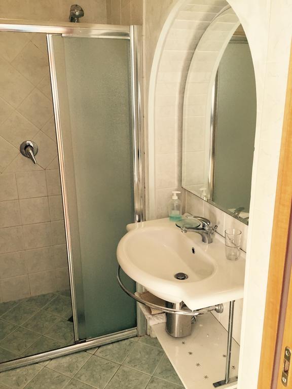 Ai Colli B&B ซาโล ห้อง รูปภาพ